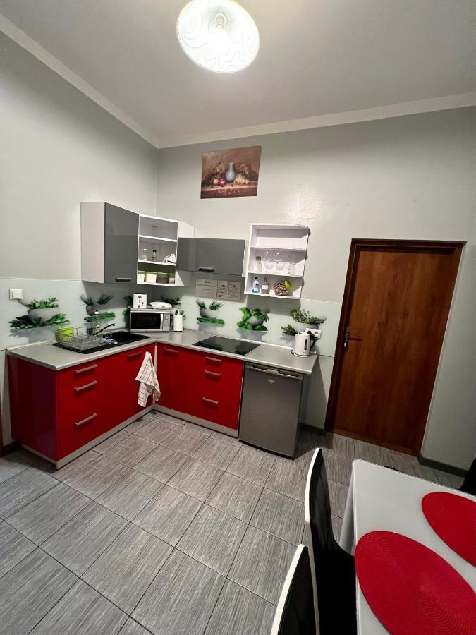 Apartamenty Ostrowiec - Pokoje Goscinne Centrum Ostrowiec Świętokrzyski Extérieur photo