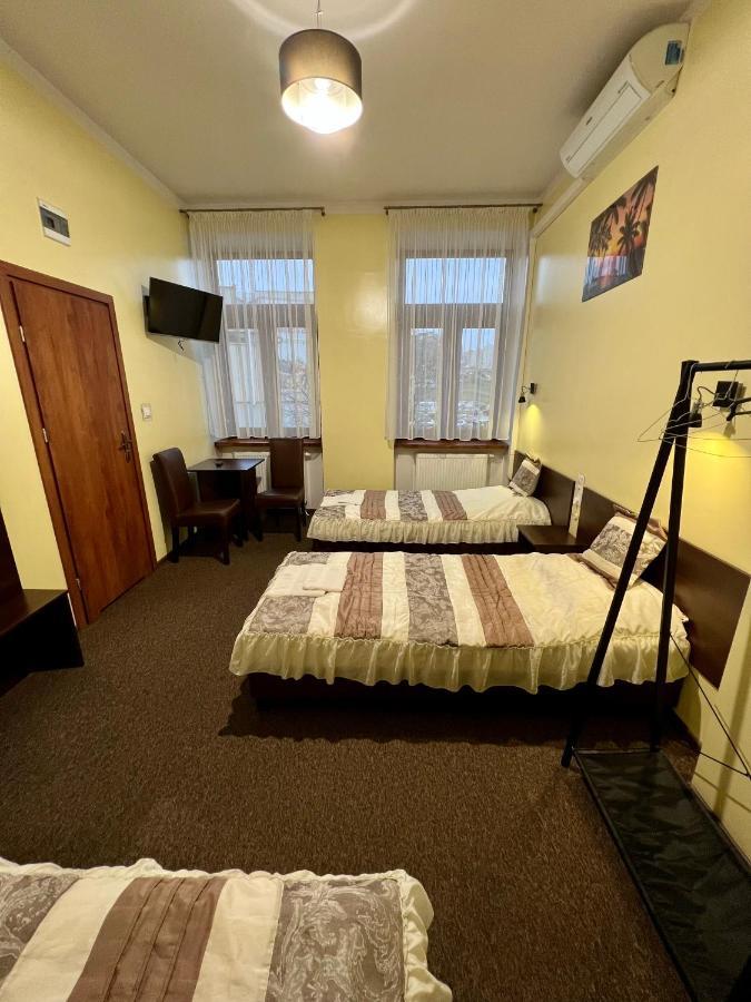 Apartamenty Ostrowiec - Pokoje Goscinne Centrum Ostrowiec Świętokrzyski Extérieur photo