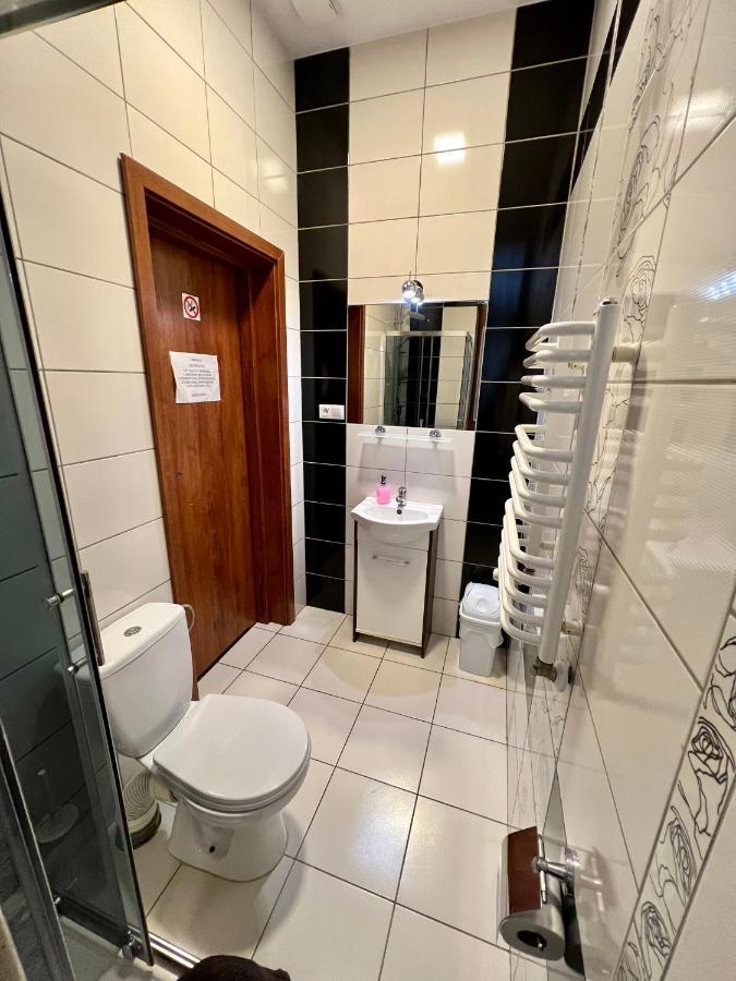 Apartamenty Ostrowiec - Pokoje Goscinne Centrum Ostrowiec Świętokrzyski Extérieur photo