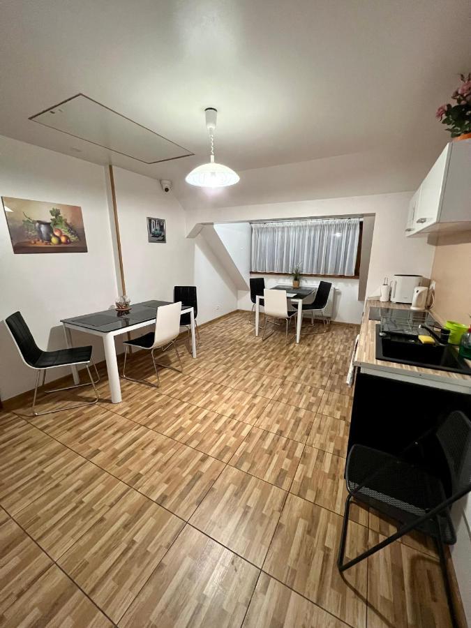 Apartamenty Ostrowiec - Pokoje Goscinne Centrum Ostrowiec Świętokrzyski Extérieur photo